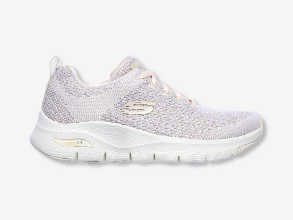 Skechers-nfinite- Adventure-1.